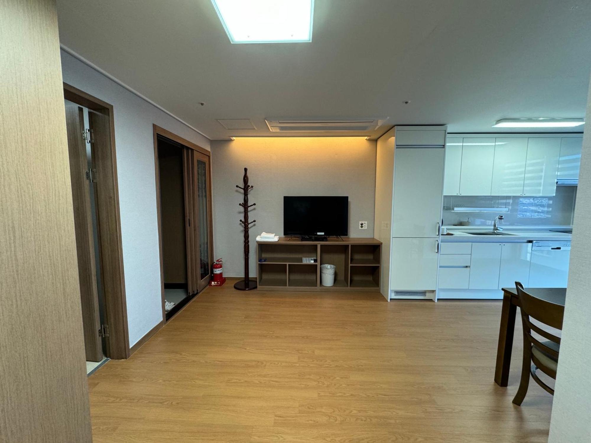 Residence Hotel K Okpo Кодже Экстерьер фото