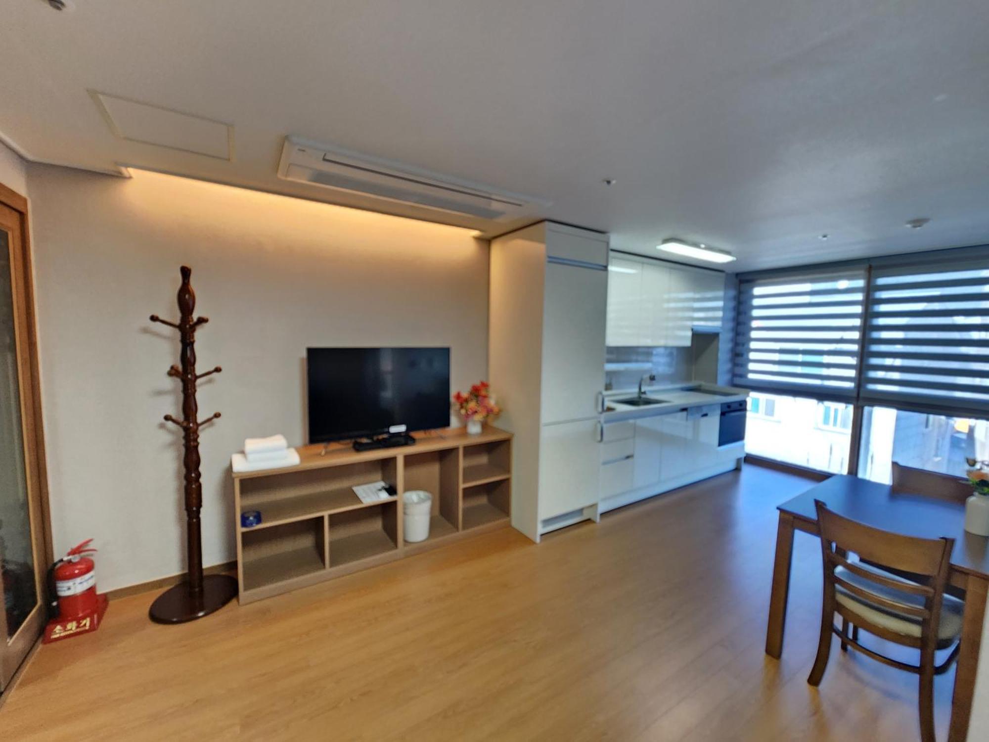 Residence Hotel K Okpo Кодже Экстерьер фото